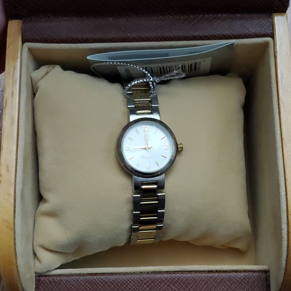 Geneva Accessories - NWT-  Geneva quartz women's watch